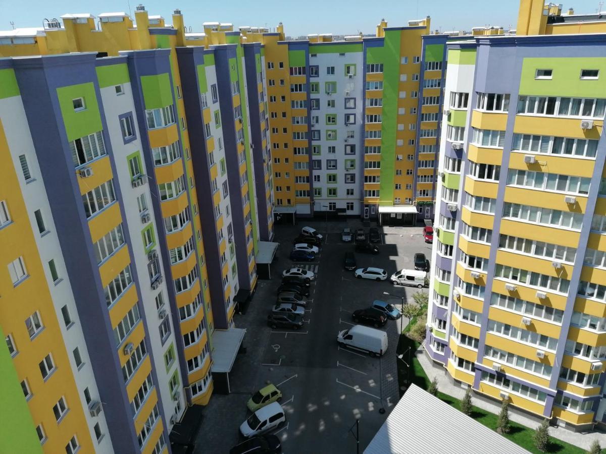 0131 Near Zhulyany Airport New Complex * Kijów
